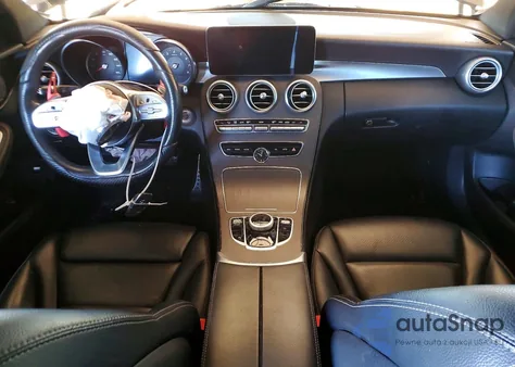 2019 Mercedes-Benz C 300 z USA, uszkodzony, nr VIN 55SWF8DB1KU292909